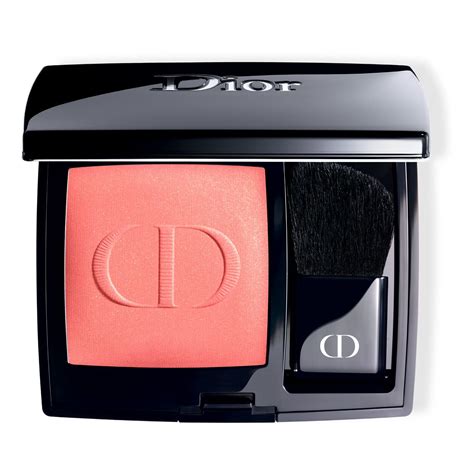 Rouge Blush: colorete con color couture de larga duración .